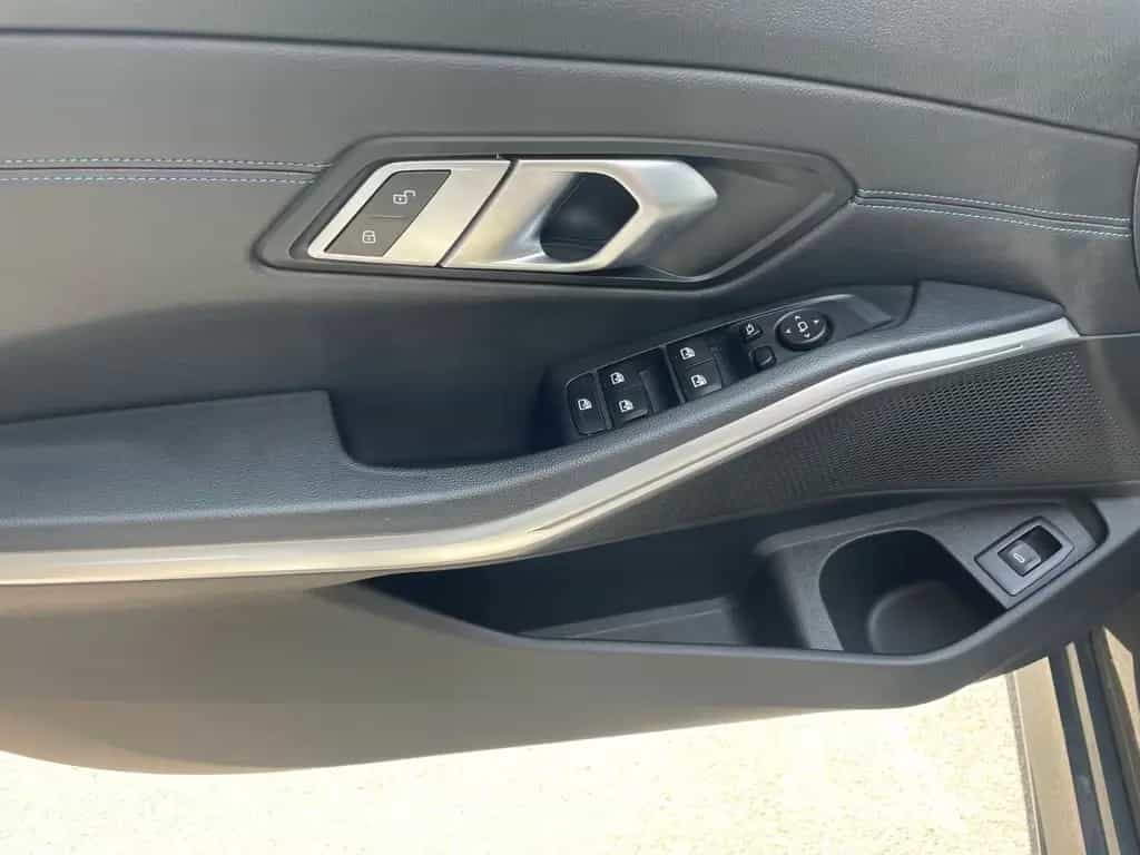 BMW 320 d M-Sport BlackLinePro LED Navi RFK Pano "19" 03/2020-photo-17