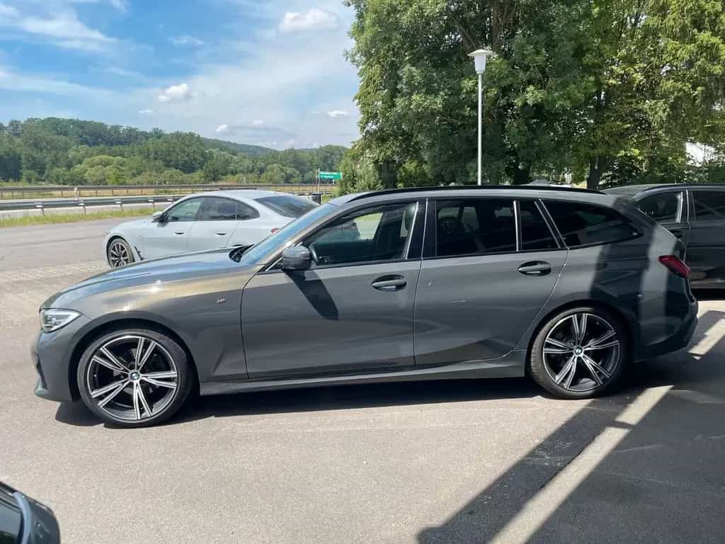 BMW 320 d M-Sport BlackLinePro LED Navi RFK Pano "19" 03/2020-photo-2
