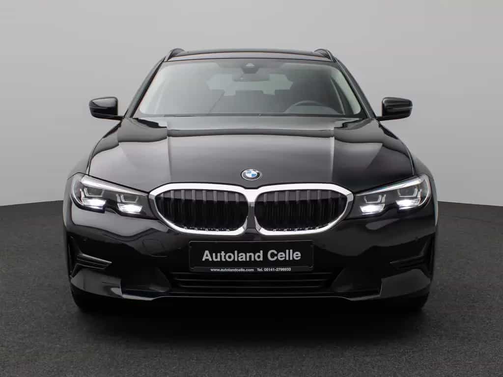 BMW 330 i Panorama Komfort Leder Sportsitz Stop&Go 03/2020-photo-1