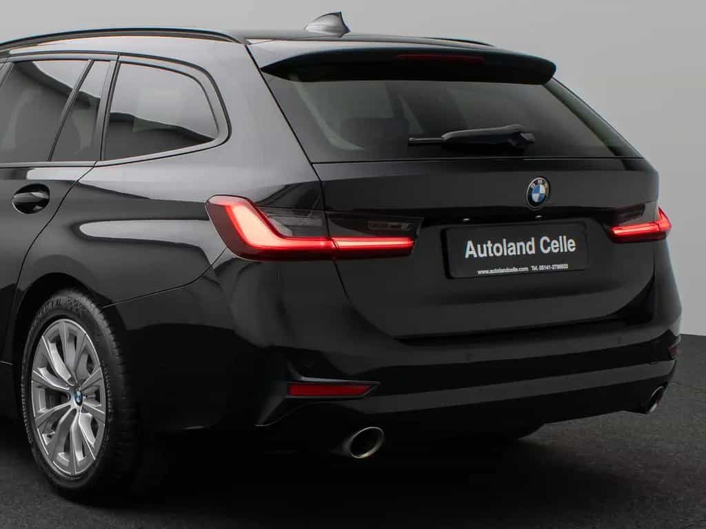 BMW 330 i Panorama Komfort Leder Sportsitz Stop&Go 03/2020-photo-14