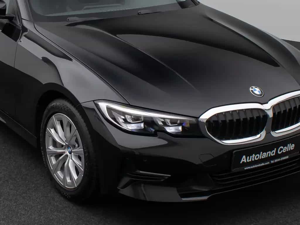 BMW 330 i Panorama Komfort Leder Sportsitz Stop&Go 03/2020-photo-17