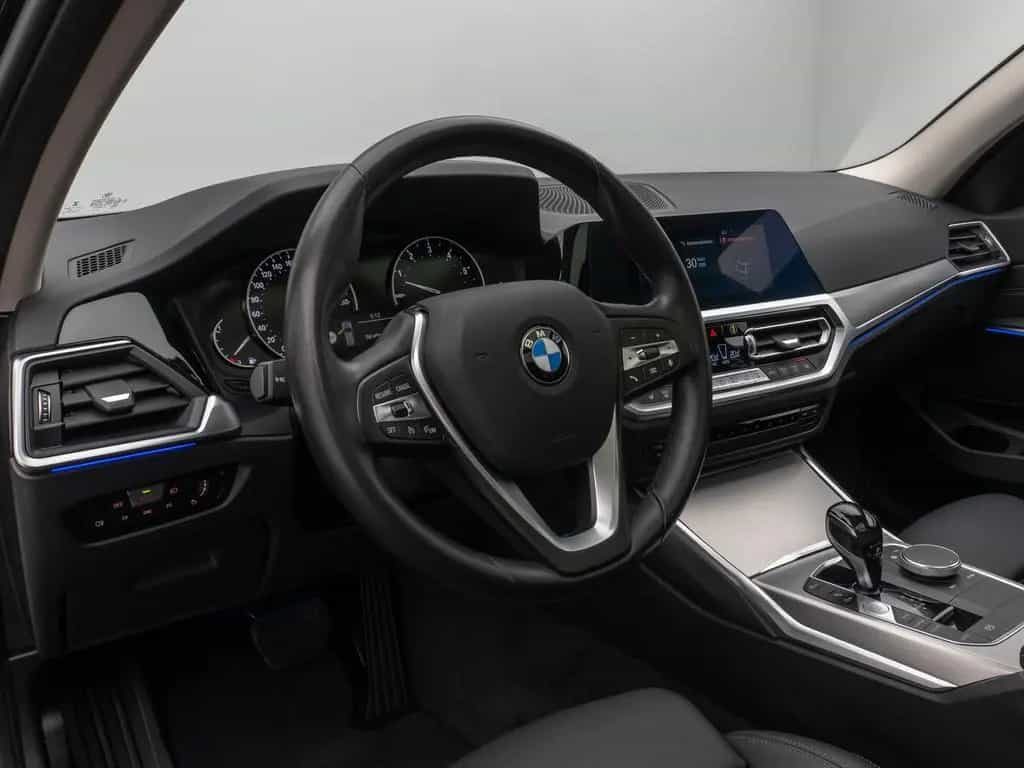 BMW 330 i Panorama Komfort Leder Sportsitz Stop&Go 03/2020-photo-20