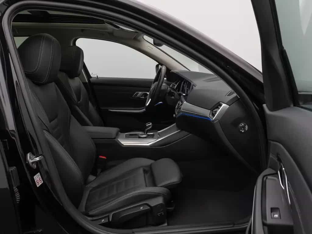 BMW 330 i Panorama Komfort Leder Sportsitz Stop&Go 03/2020-photo-24