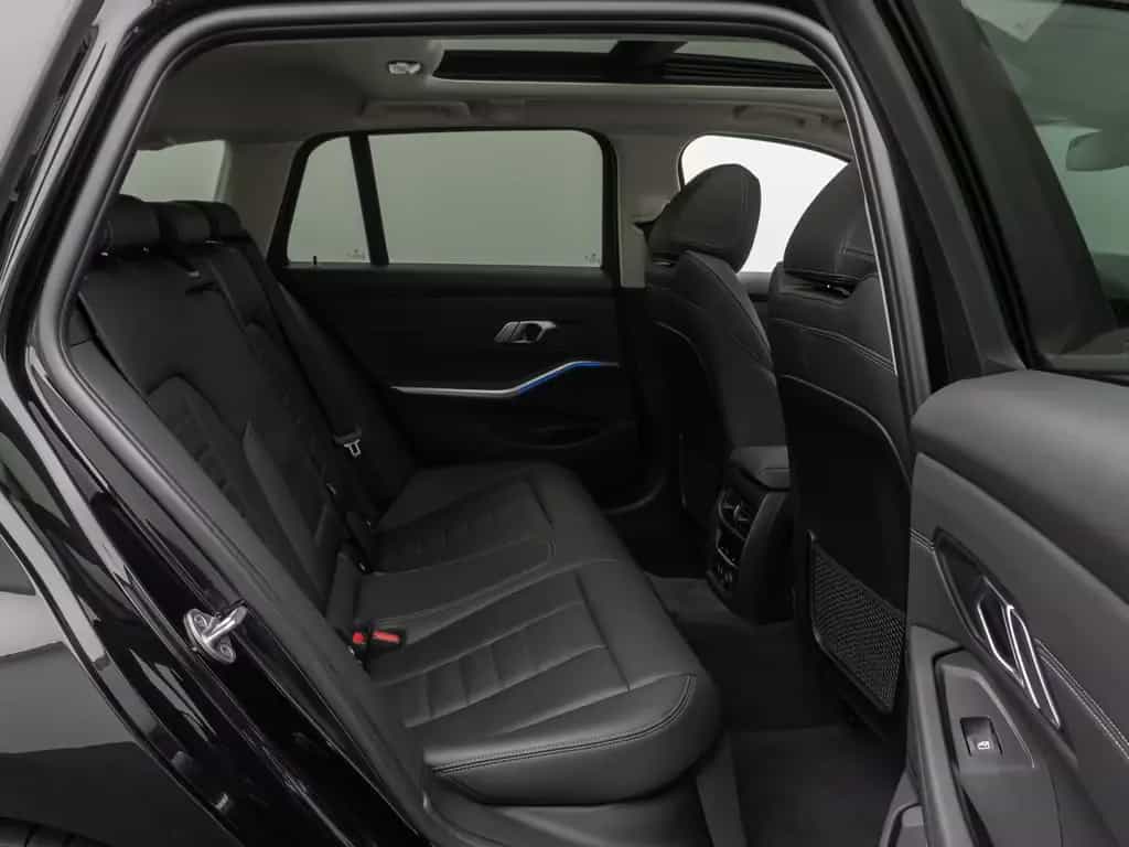 BMW 330 i Panorama Komfort Leder Sportsitz Stop&Go 03/2020-photo-26