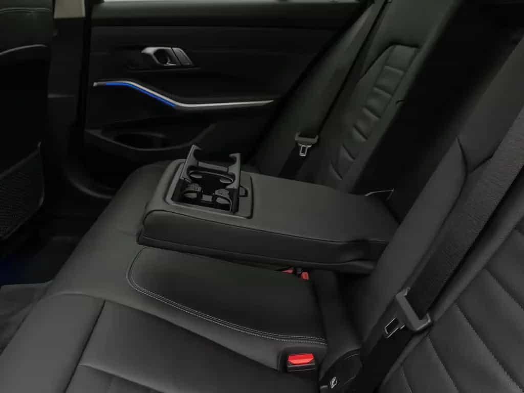BMW 330 i Panorama Komfort Leder Sportsitz Stop&Go 03/2020-photo-27