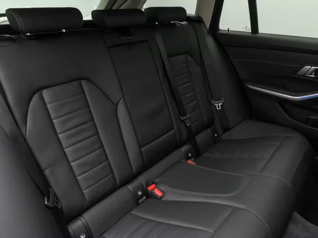 BMW 330 i Panorama Komfort Leder Sportsitz Stop&Go 03/2020-photo-28