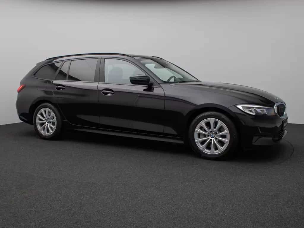 BMW 330 i Panorama Komfort Leder Sportsitz Stop&Go 03/2020-photo-3