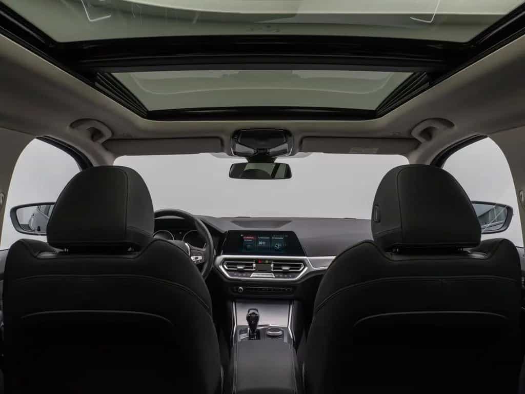 BMW 330 i Panorama Komfort Leder Sportsitz Stop&Go 03/2020-photo-30