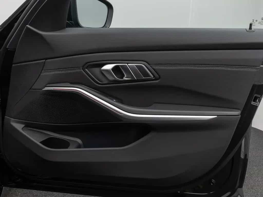 BMW 330 i Panorama Komfort Leder Sportsitz Stop&Go 03/2020-photo-32