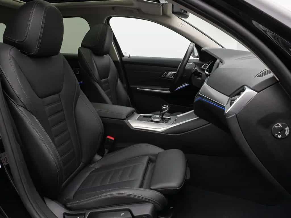BMW 330 i Panorama Komfort Leder Sportsitz Stop&Go 03/2020-photo-37