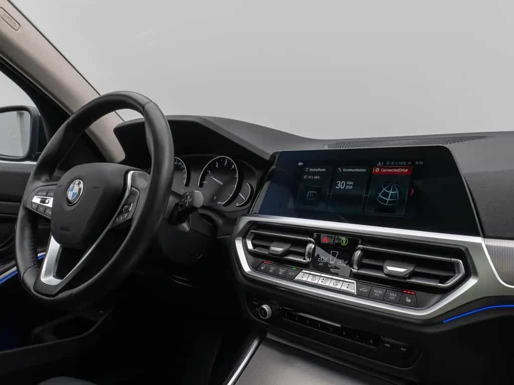 BMW 330 i Panorama Komfort Leder Sportsitz Stop&Go 03/2020-photo-38