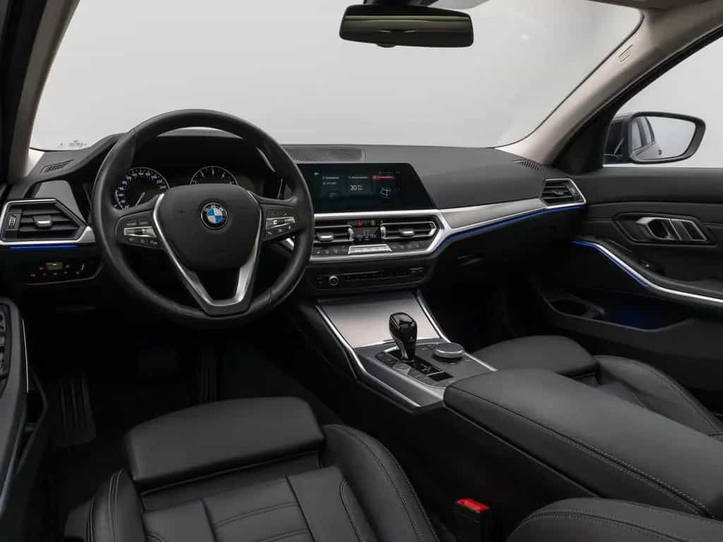 BMW 330 i Panorama Komfort Leder Sportsitz Stop&Go 03/2020-photo-39