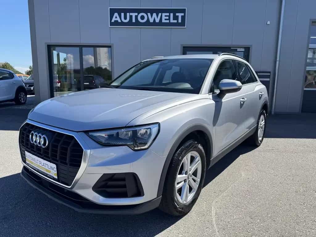 Audi Q3 35 TFSI digi Cockpit Automatik  wenig KM AHK 09/2020-photo-0