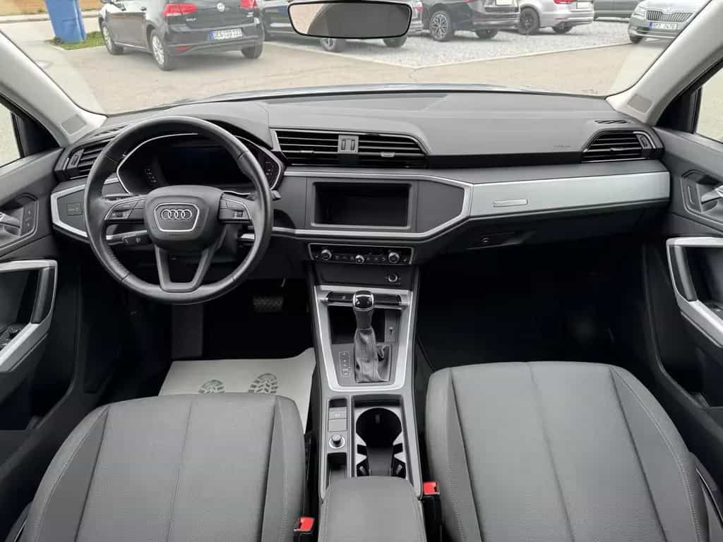 Audi Q3 35 TFSI digi Cockpit Automatik  wenig KM AHK 09/2020-photo-11