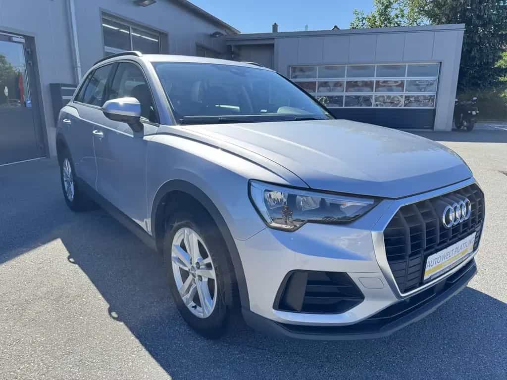 Audi Q3 35 TFSI digi Cockpit Automatik  wenig KM AHK 09/2020-photo-2