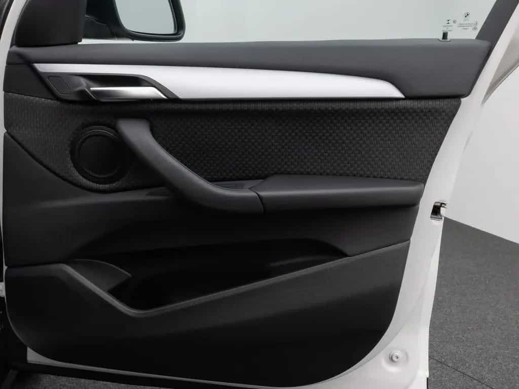 BMW X1 xD25e Parkassist DAB Navi Geschwindigkeitsreg 06/2022-photo-28
