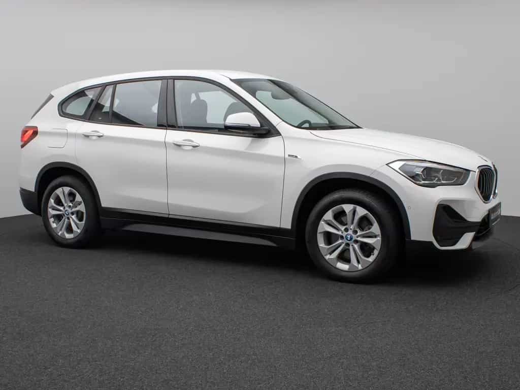 BMW X1 xD25e Parkassist DAB Navi Geschwindigkeitsreg 06/2022-photo-3