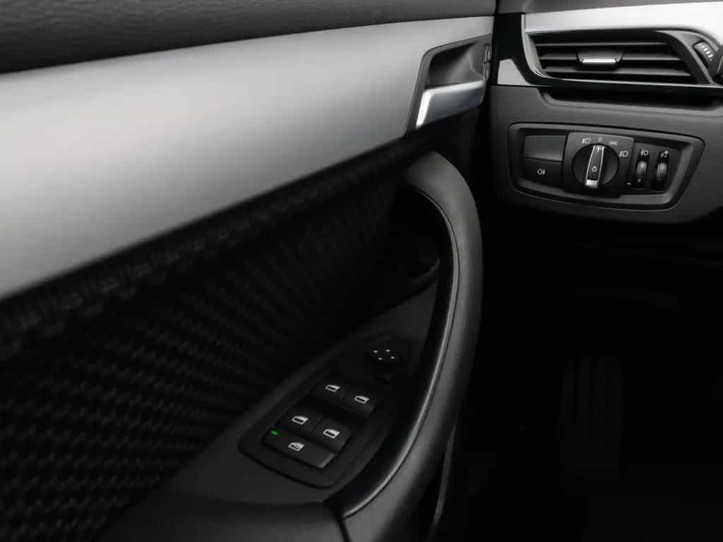 BMW X1 xD25e Parkassist DAB Navi Geschwindigkeitsreg 06/2022-photo-31