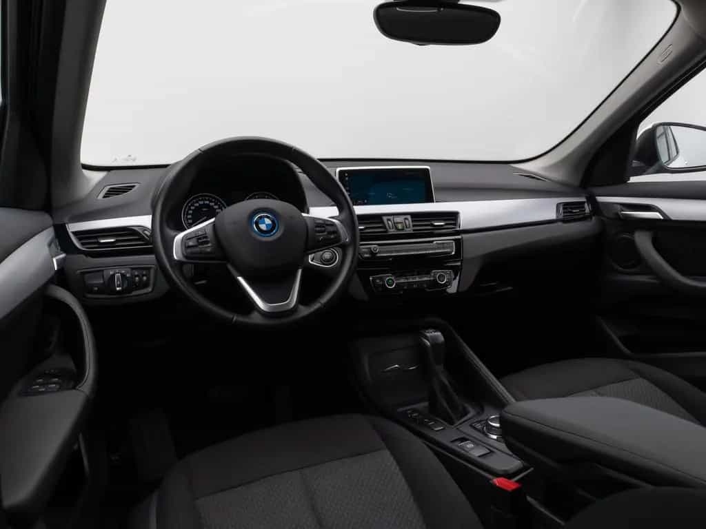 BMW X1 xD25e Parkassist DAB Navi Geschwindigkeitsreg 06/2022-photo-35