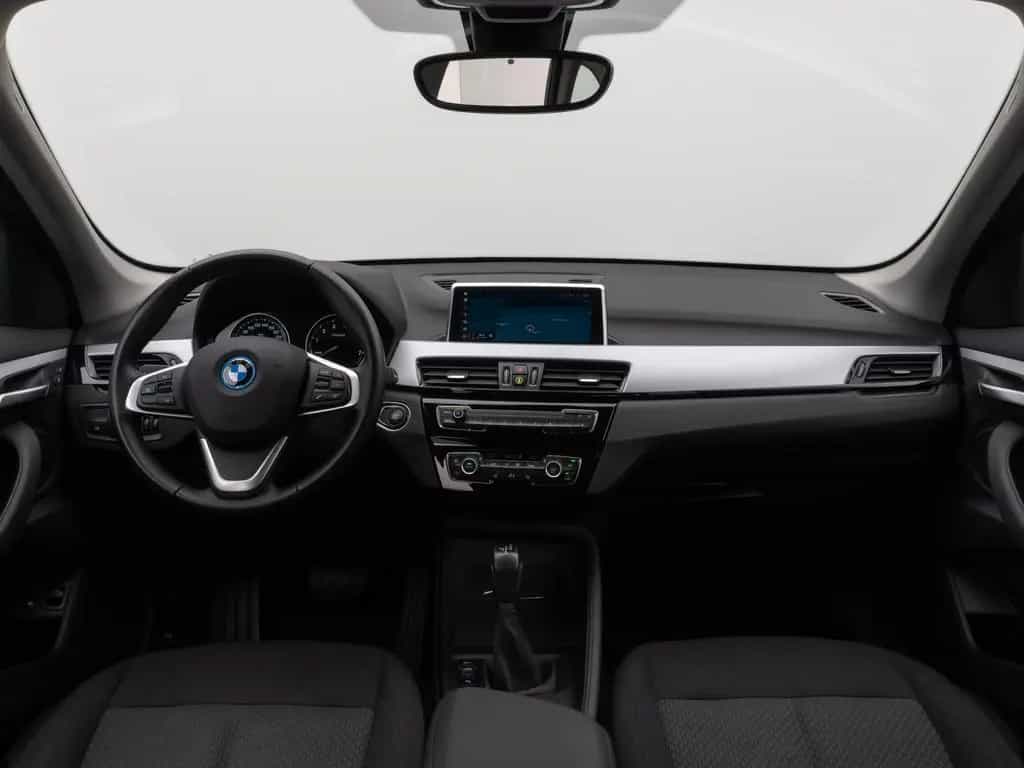 BMW X1 xD25e Parkassist DAB Navi Geschwindigkeitsreg 06/2022-photo-36