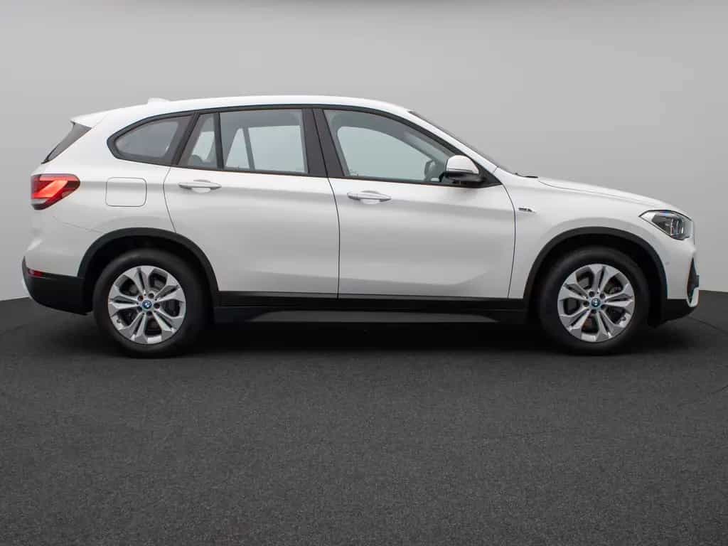 BMW X1 xD25e Parkassist DAB Navi Geschwindigkeitsreg 06/2022-photo-4