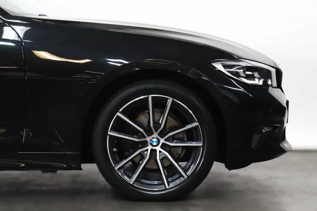 BMW 320 i T SportLine*KAMERA*SHADOW*APPLE*LEDER*LED 12/2020-photo-10