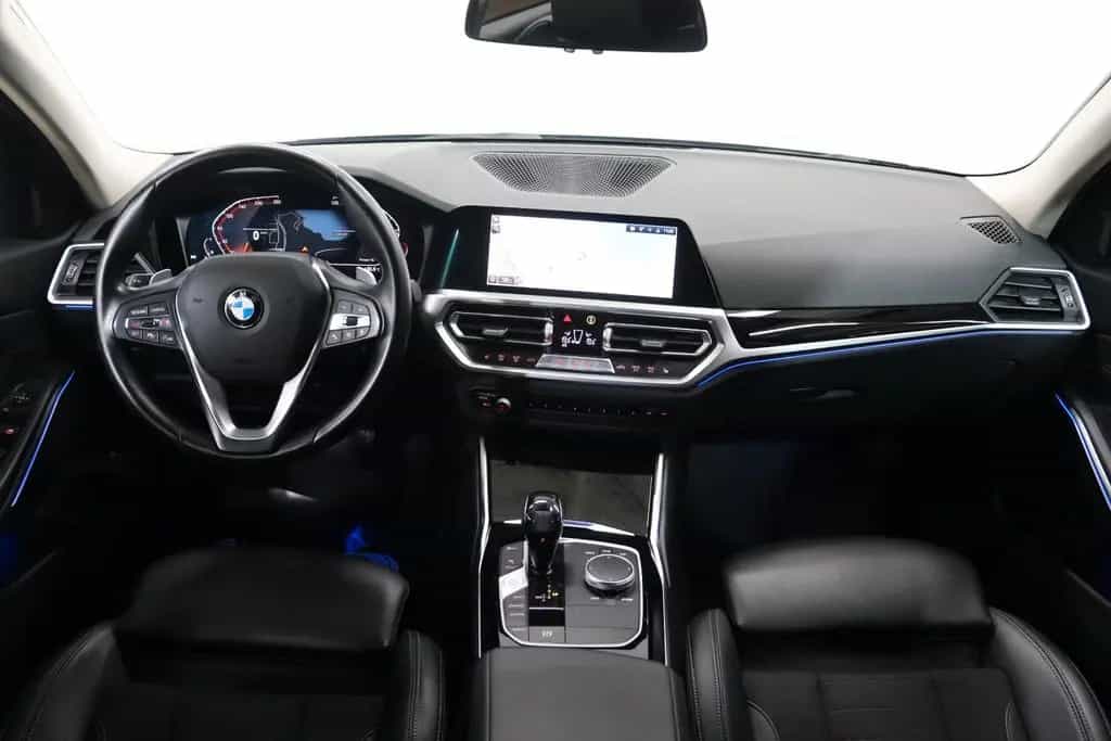BMW 320 i T SportLine*KAMERA*SHADOW*APPLE*LEDER*LED 12/2020-photo-13