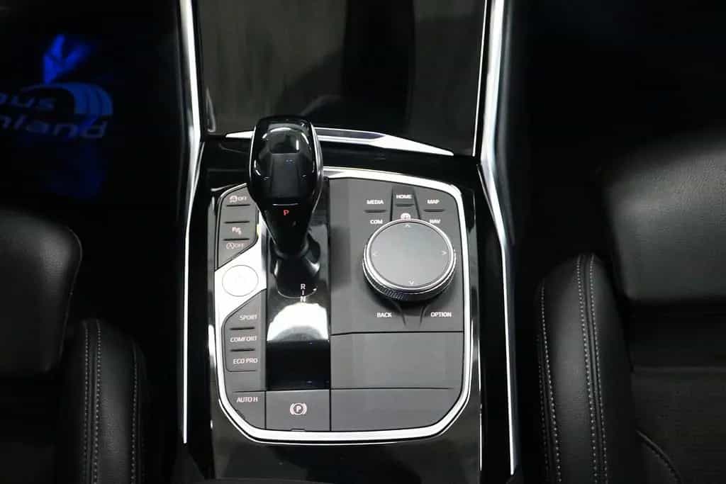 BMW 320 i T SportLine*KAMERA*SHADOW*APPLE*LEDER*LED 12/2020-photo-20