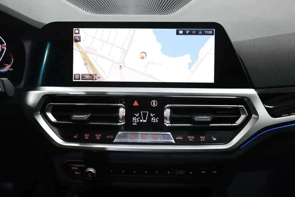 BMW 320 i T SportLine*KAMERA*SHADOW*APPLE*LEDER*LED 12/2020-photo-21