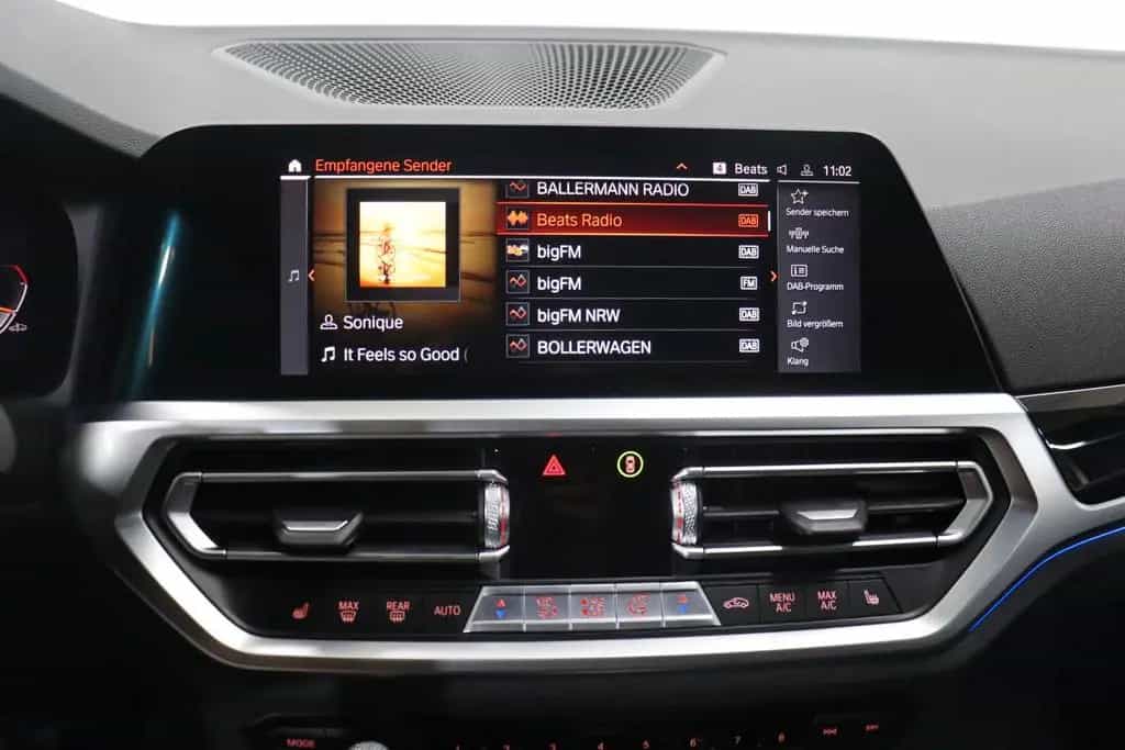 BMW 320 i T SportLine*KAMERA*SHADOW*APPLE*LEDER*LED 12/2020-photo-23