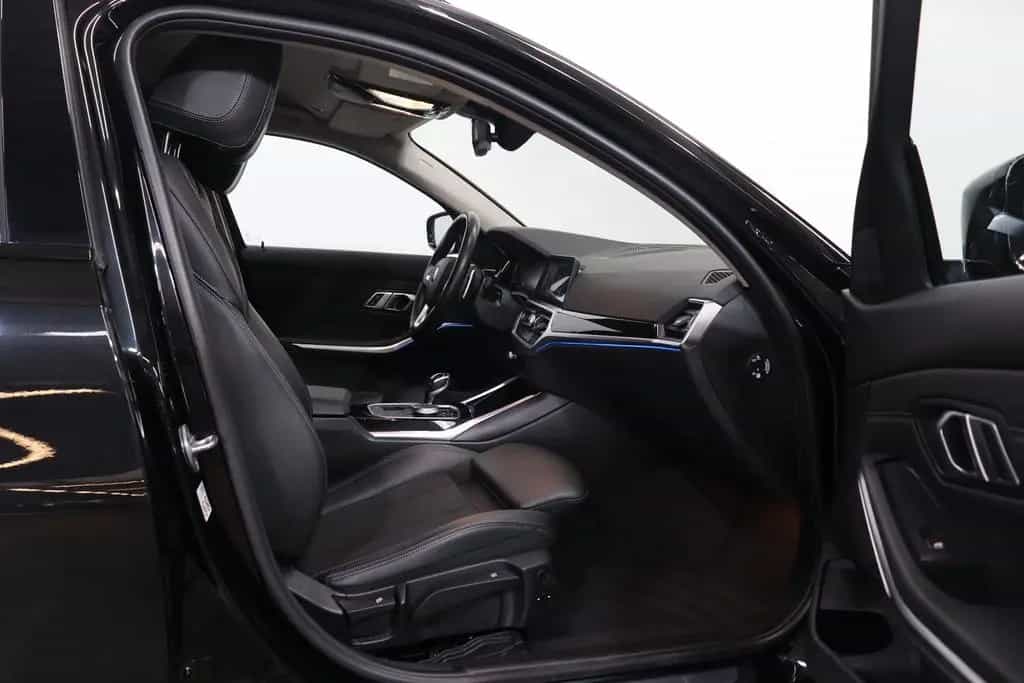 BMW 320 i T SportLine*KAMERA*SHADOW*APPLE*LEDER*LED 12/2020-photo-26
