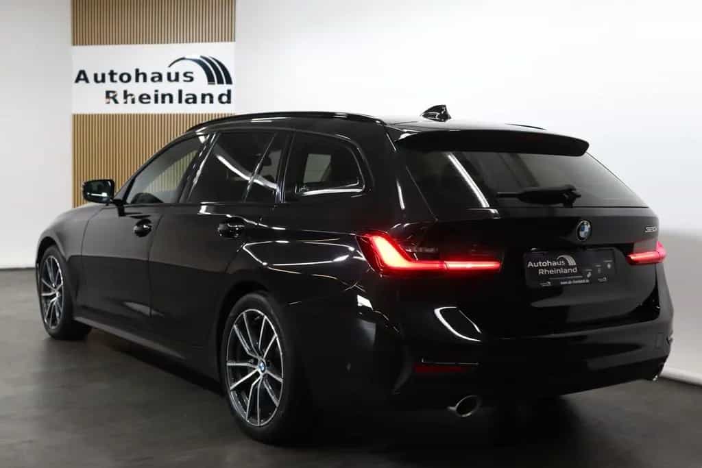 BMW 320 i T SportLine*KAMERA*SHADOW*APPLE*LEDER*LED 12/2020-photo-8