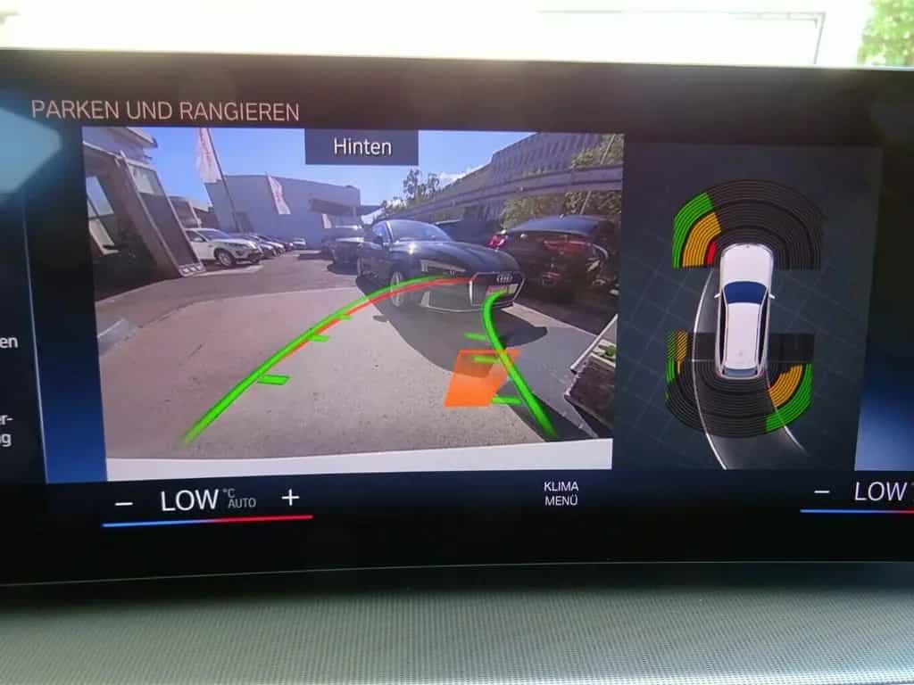 BMW 320 i Touring M-Sport Pro SAG,AHK,Widescreen,Kame 03/2023-photo-18