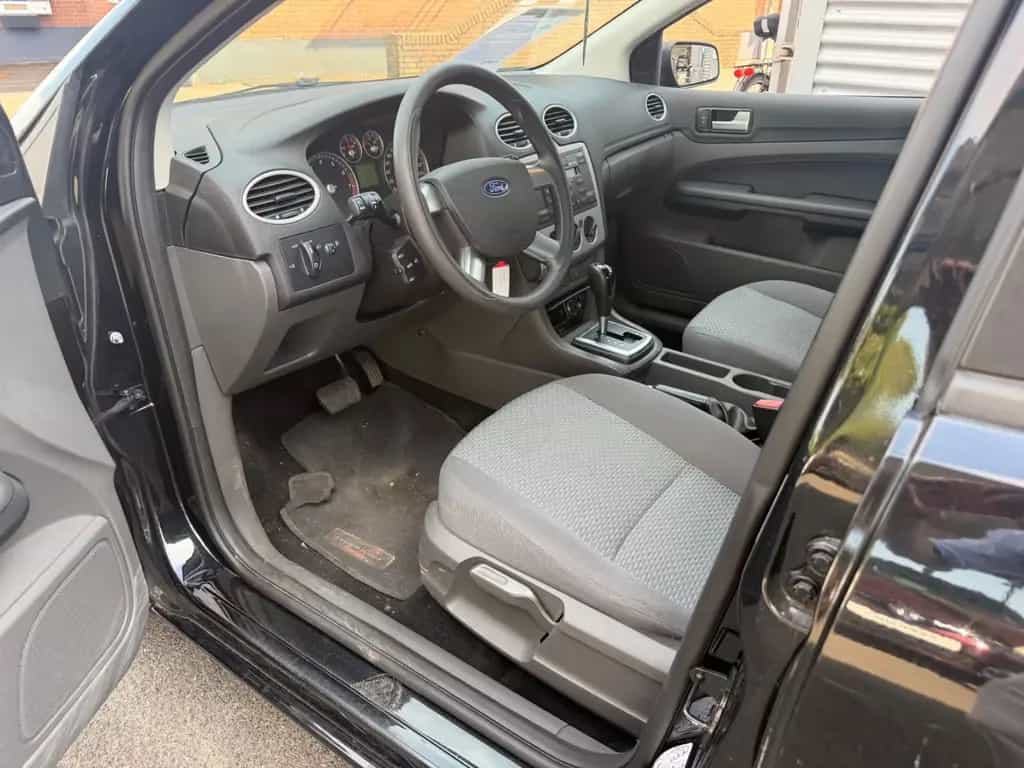 Ford Focus Lim. Fun X AUTOMATIK+WENIG KM 10/2006-photo-12