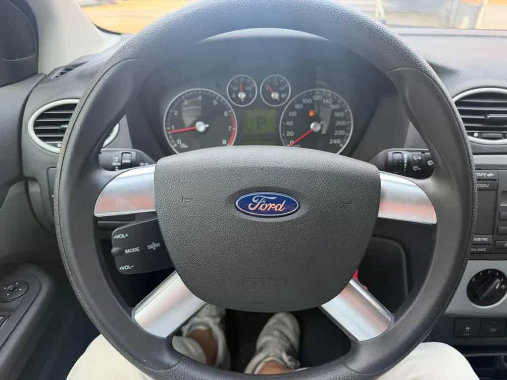 Ford Focus Lim. Fun X AUTOMATIK+WENIG KM 10/2006-photo-14