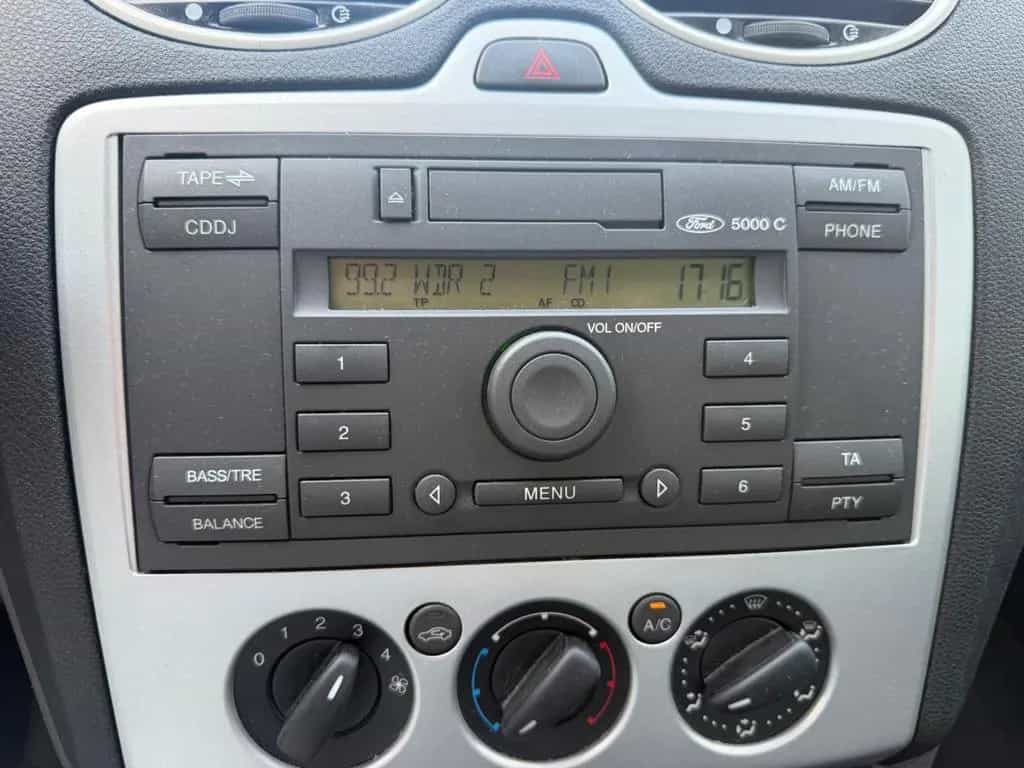 Ford Focus Lim. Fun X AUTOMATIK+WENIG KM 10/2006-photo-16