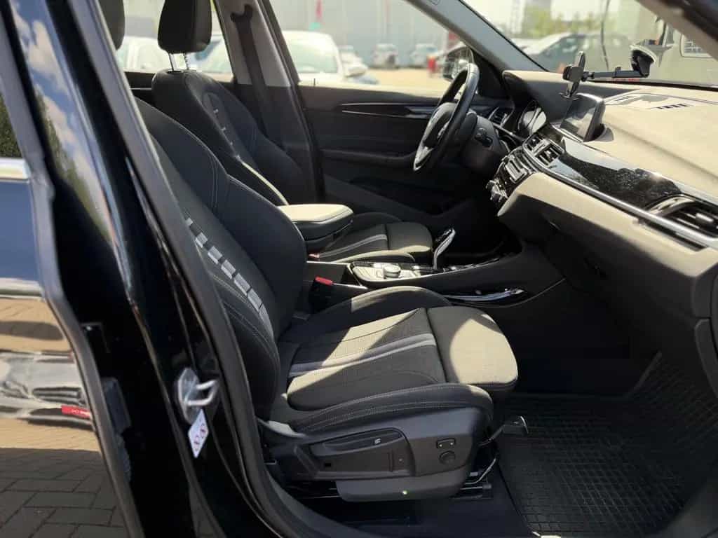 BMW X1 sDrive 18 d Sport Line*LED*AHK*TEMPO*PDC*NAVI 09/2018-photo-15