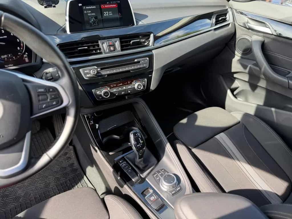 BMW X1 sDrive 18 d Sport Line*LED*AHK*TEMPO*PDC*NAVI 09/2018-photo-18