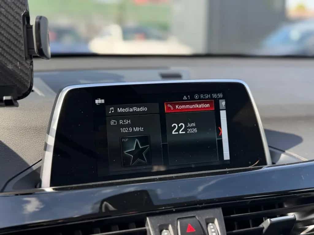 BMW X1 sDrive 18 d Sport Line*LED*AHK*TEMPO*PDC*NAVI 09/2018-photo-19