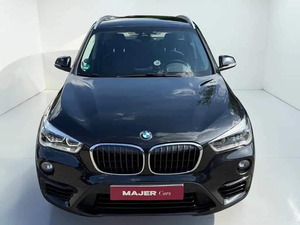 BMW X1 sDrive 18 d Sport Line*LED*AHK*TEMPO*PDC*NAVI 09/2018-photo-2