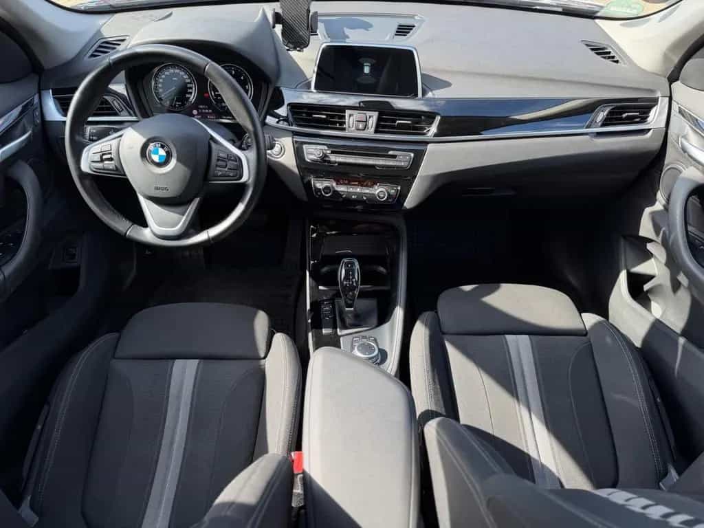 BMW X1 sDrive 18 d Sport Line*LED*AHK*TEMPO*PDC*NAVI 09/2018-photo-21