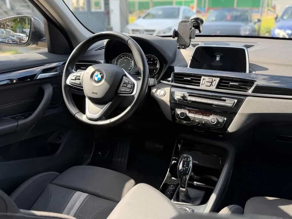BMW X1 sDrive 18 d Sport Line*LED*AHK*TEMPO*PDC*NAVI 09/2018-photo-22