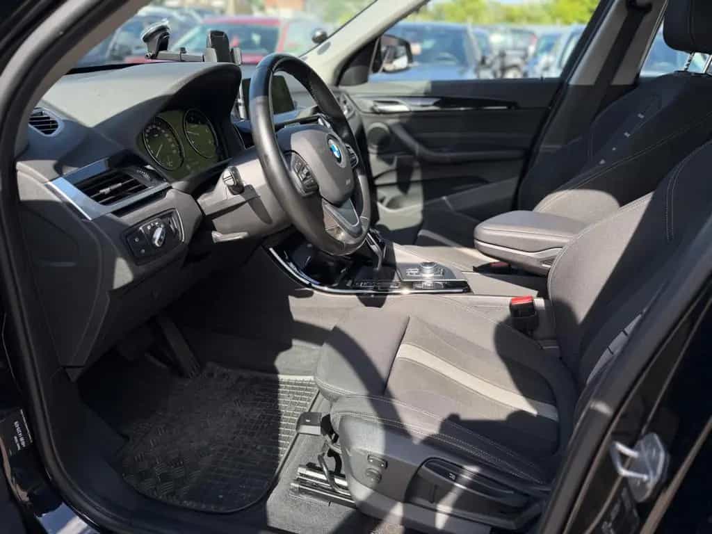 BMW X1 sDrive 18 d Sport Line*LED*AHK*TEMPO*PDC*NAVI 09/2018-photo-26
