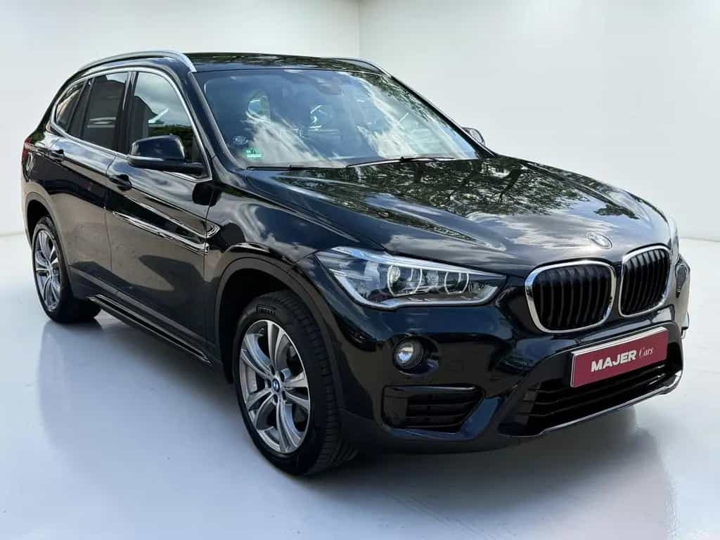 BMW X1 sDrive 18 d Sport Line*LED*AHK*TEMPO*PDC*NAVI 09/2018-photo-3