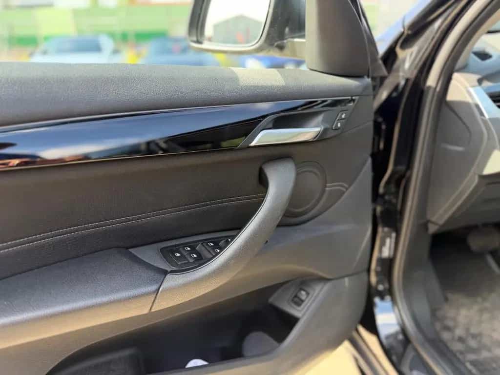 BMW X1 sDrive 18 d Sport Line*LED*AHK*TEMPO*PDC*NAVI 09/2018-photo-30