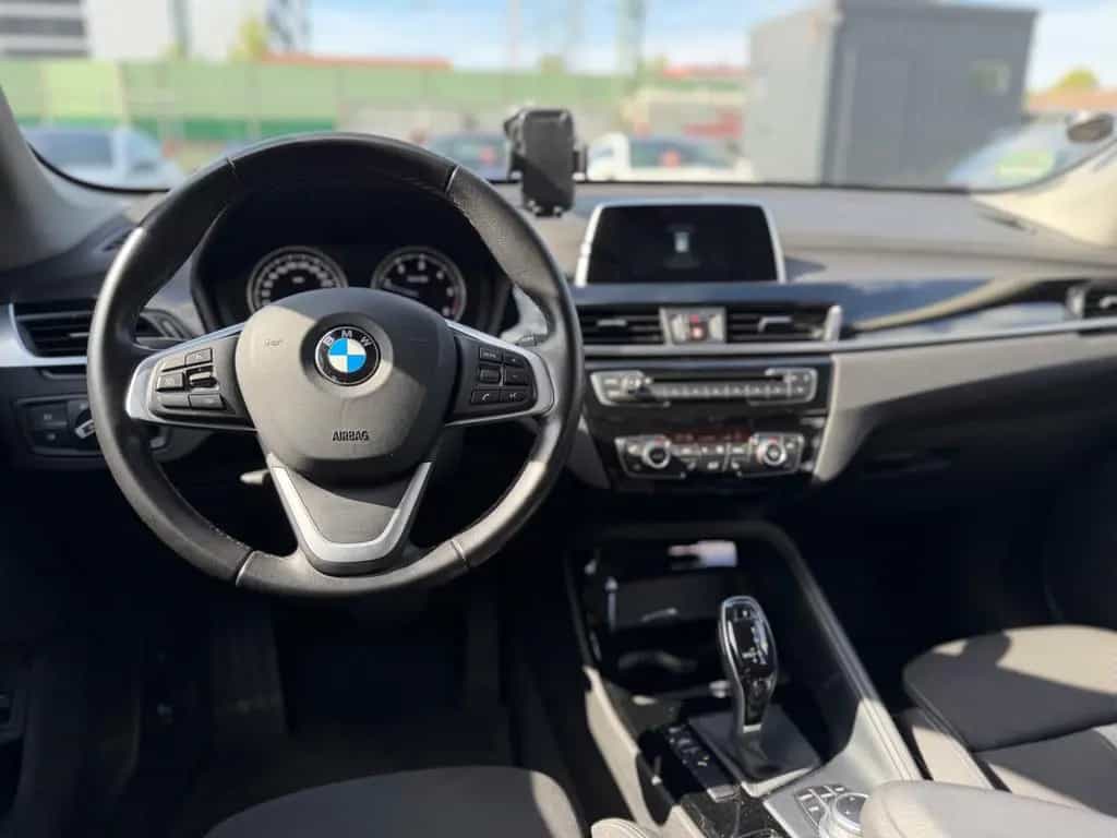 BMW X1 sDrive 18 d Sport Line*LED*AHK*TEMPO*PDC*NAVI 09/2018-photo-31