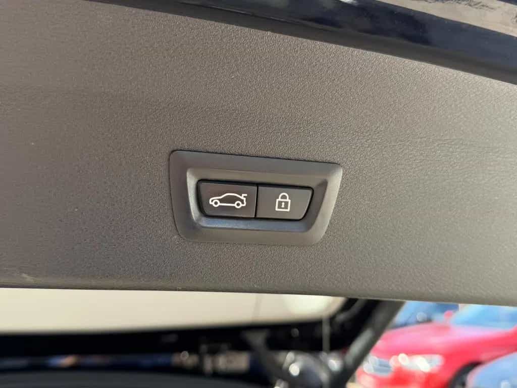 BMW X1 sDrive 18 d Sport Line*LED*AHK*TEMPO*PDC*NAVI 09/2018-photo-42