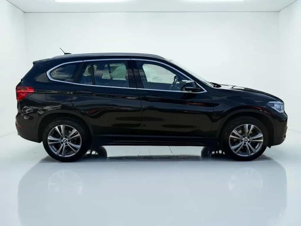 BMW X1 sDrive 18 d Sport Line*LED*AHK*TEMPO*PDC*NAVI 09/2018-photo-5