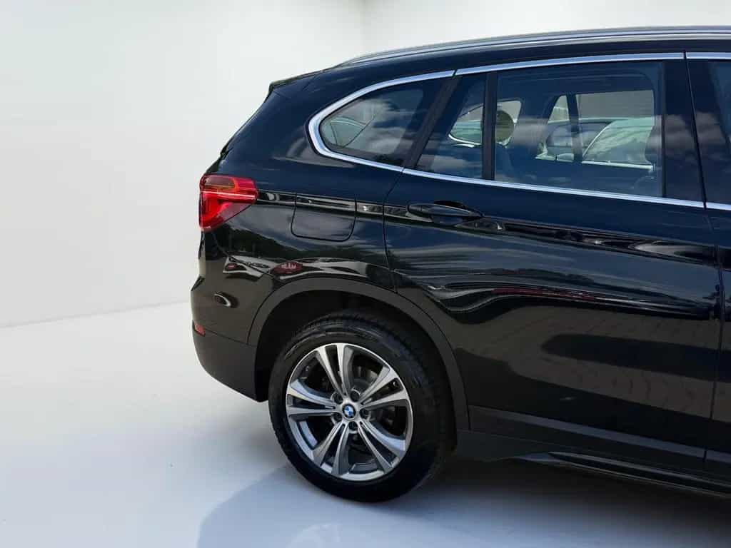 BMW X1 sDrive 18 d Sport Line*LED*AHK*TEMPO*PDC*NAVI 09/2018-photo-6