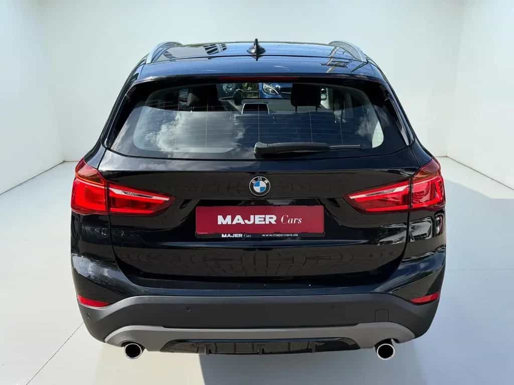 BMW X1 sDrive 18 d Sport Line*LED*AHK*TEMPO*PDC*NAVI 09/2018-photo-8